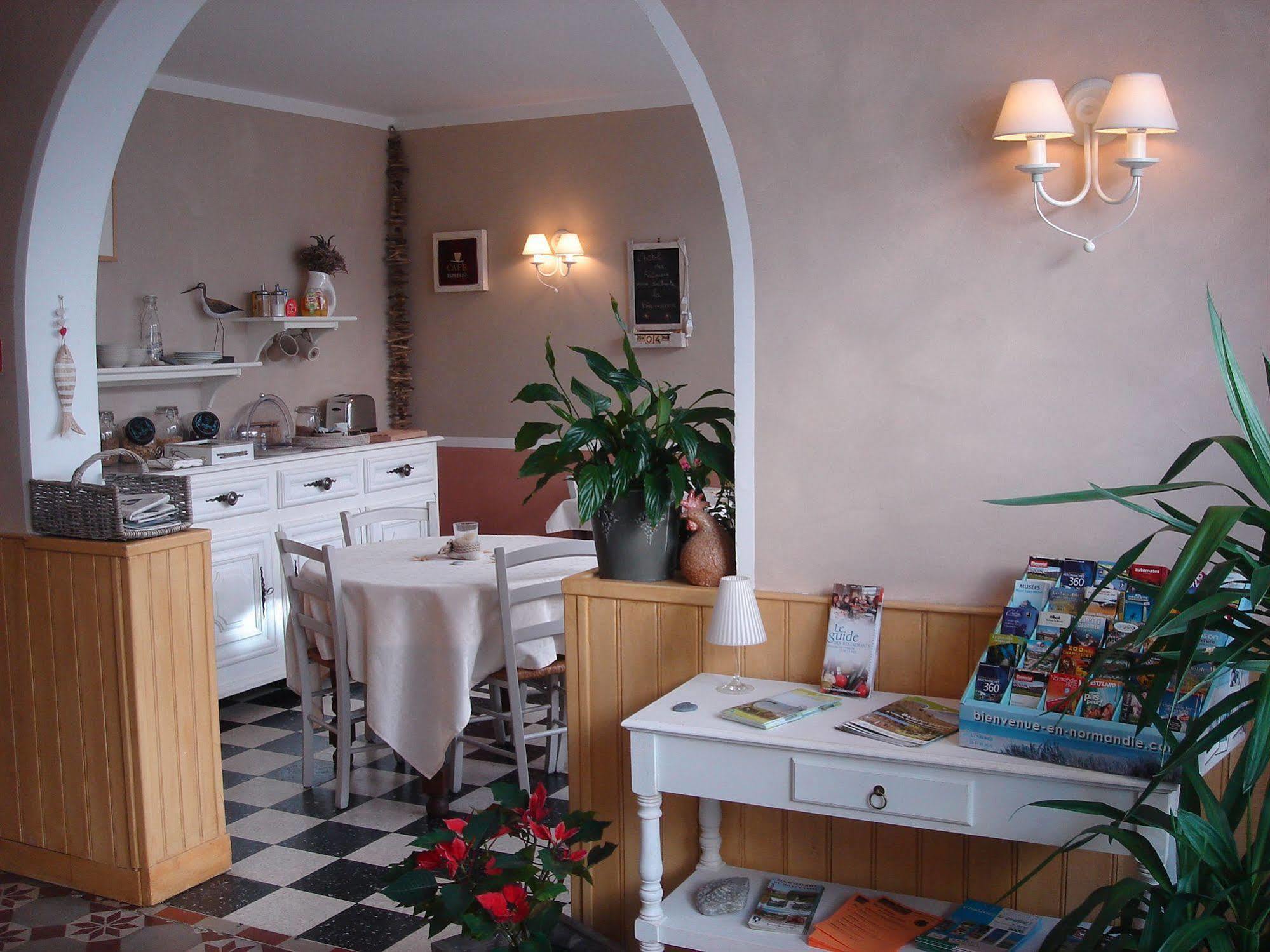 Hotel Des Falaises Villers-sur-Mer Eksteriør billede